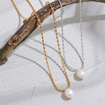 Dainty Pearl Pendant Necklace