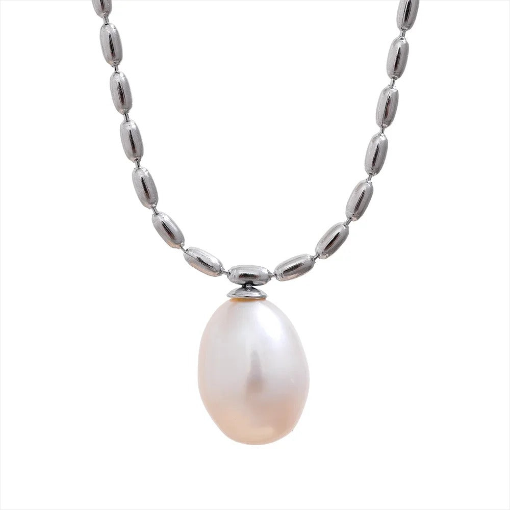 Dainty Pearl Pendant Necklace